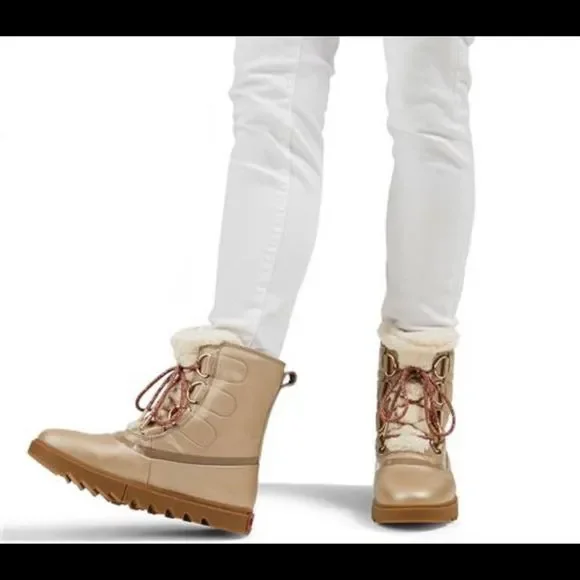 Sorel NWT Joan of Arc Next Lite Lux Gold Leather Boots 8 - Picture 1 of 9